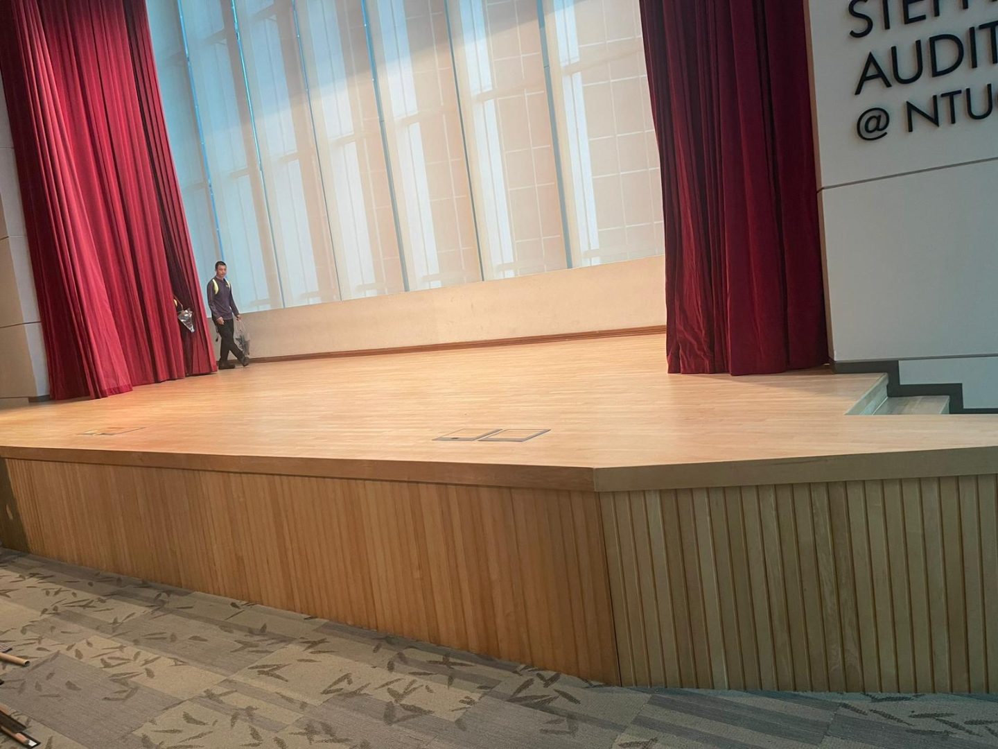 1 Marina Boulevard wooden platform — Bona water-based varnish surface preparation and coating
